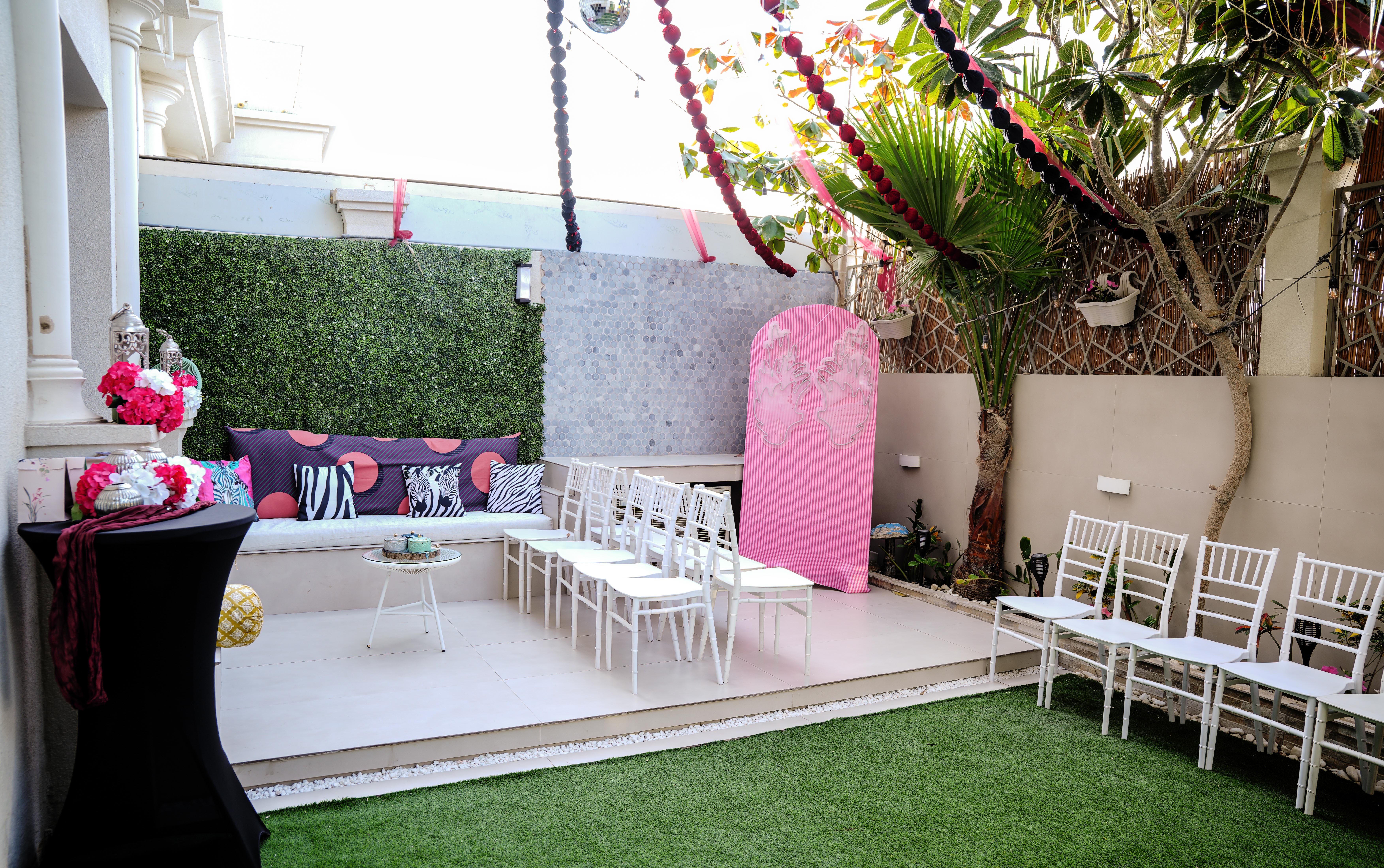 Stylish Outdoor Lounge Setup — photo 15