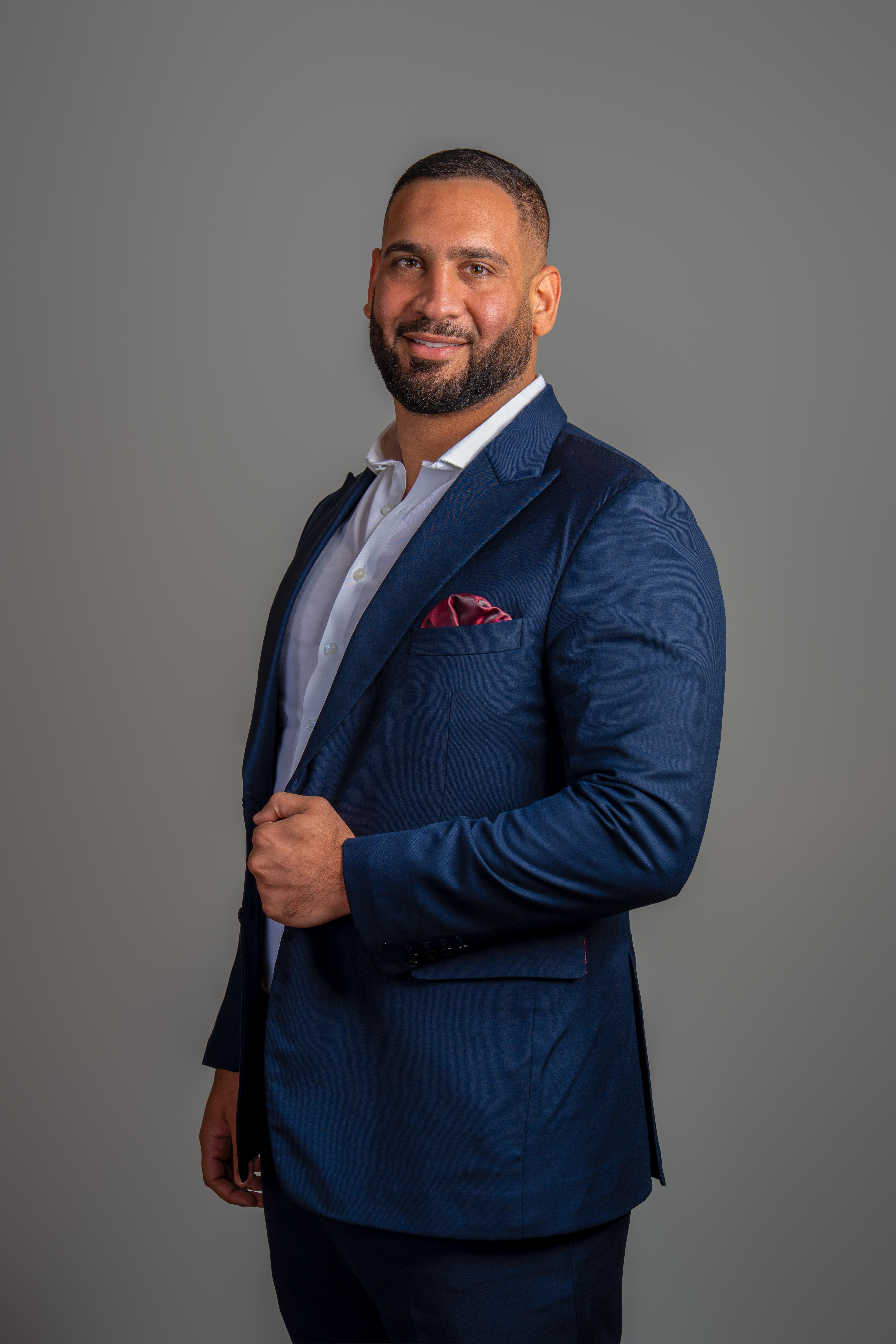 LinkedIn Portrait Shoot — photo 4